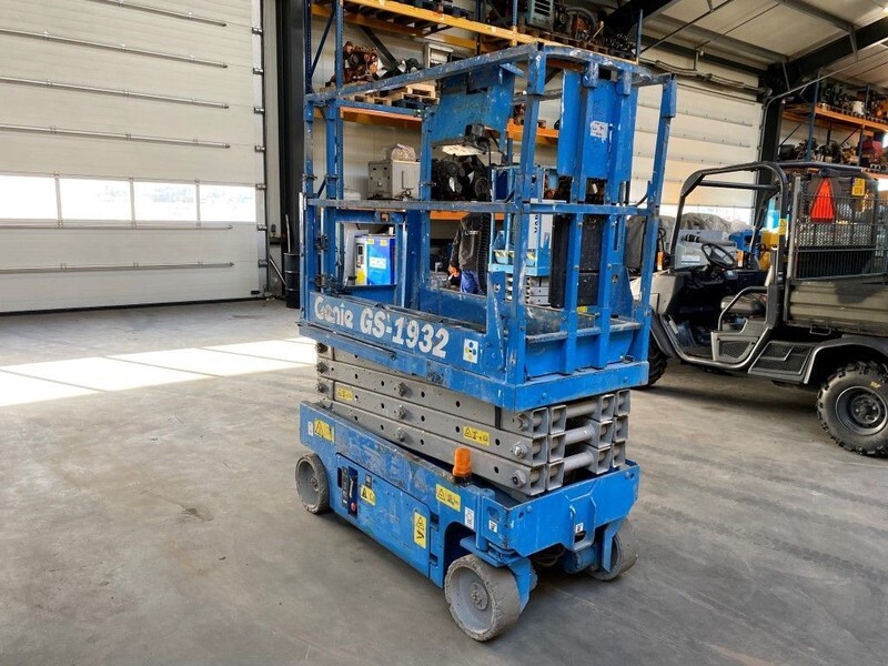 Genie GS 1932 Elektrische Schaarhoogwerker 7.8 meter werkhoogte 304 uur ! - Scissor lift: picture 2 Genie GS 1932 Elektrische Schaarhoogwerker 7.8 meter werkhoogte 304 uur ! - Scissor lift: picture 2