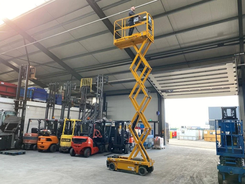 Haulotte Optimum 8 Elektrische Schaarhoogwerker 7.8 meter werkhoogte als nieuw ! 28 uur ! - Scissor lift: picture 2 Haulotte Optimum 8 Elektrische Schaarhoogwerker 7.8 meter werkhoogte als nieuw ! 28 uur ! - Scissor lift: picture 2