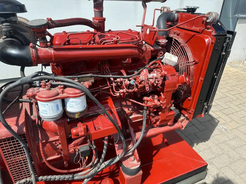 Generator set Iveco 8041 I 06.55 Leroy Somer 45 KVA noodstroom generatorset as New ! 104 hours: picture 13