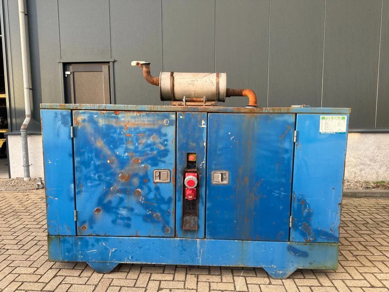Iveco 8061 Leroy Somer 85 kVA Silent generatorset - Generator set: picture 1 Iveco 8061 Leroy Somer 85 kVA Silent generatorset - Generator set: picture 1