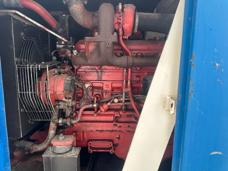 Iveco 8061 Leroy Somer 85 kVA Silent generatorset - Generator set: picture 4 Iveco 8061 Leroy Somer 85 kVA Silent generatorset - Generator set: picture 4