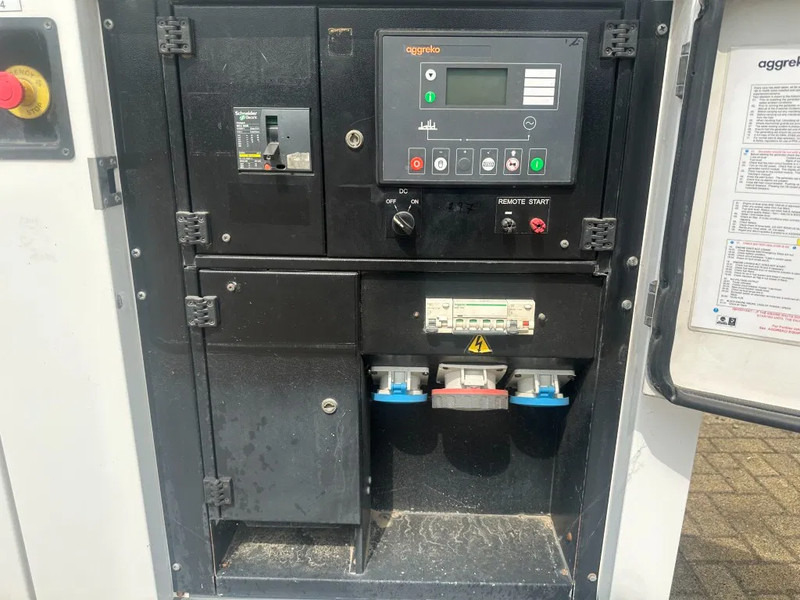 Iveco FPT F32 AM1A Leroy Somer 32 kVA Silent generatorset 297 hours ! - Generator set: picture 3 Iveco FPT F32 AM1A Leroy Somer 32 kVA Silent generatorset 297 hours ! - Generator set: picture 3