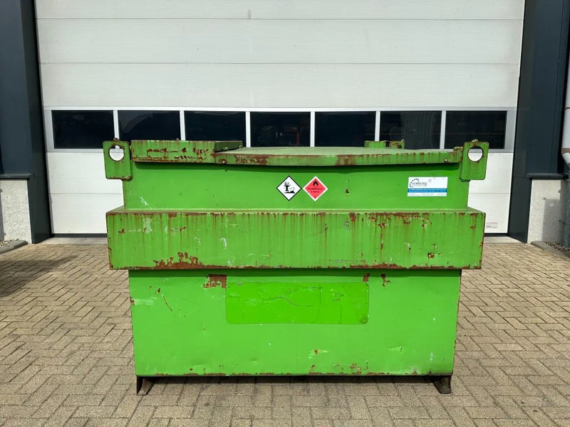 Kiwa IBC Steenbergen 2000 liter IBC Dieseltank met handpomp Milieutank - Storage tank: picture 1 Kiwa IBC Steenbergen 2000 liter IBC Dieseltank met handpomp Milieutank - Storage tank: picture 1