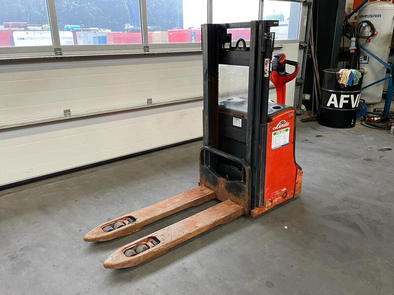 Stacker Linde D08 Stapelaar 1.8 ton 210 cm Hefhoogte Stapelaar: picture 17 Stacker Linde D08 Stapelaar 1.8 ton 210 cm Hefhoogte Stapelaar: picture 17