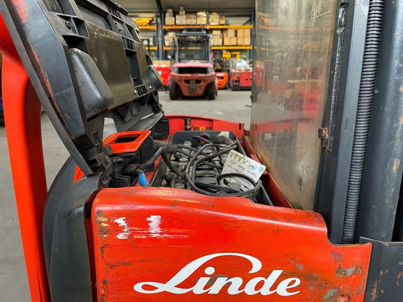 Stacker Linde D08 Stapelaar 1.8 ton 210 cm Hefhoogte Stapelaar: picture 7 Stacker Linde D08 Stapelaar 1.8 ton 210 cm Hefhoogte Stapelaar: picture 7