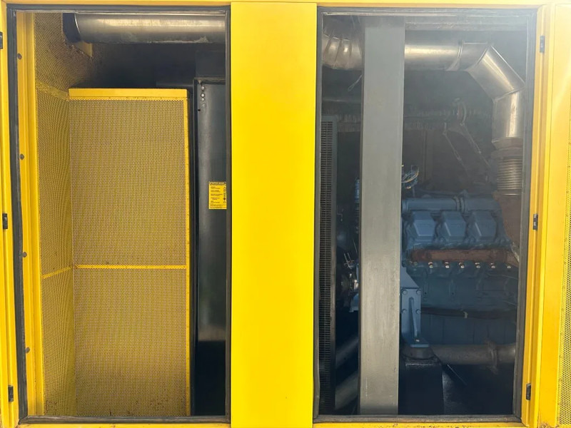 MTU 16V 2000 Leroy Somer 1125 kVA Silent generatorset - Generator set: picture 4 MTU 16V 2000 Leroy Somer 1125 kVA Silent generatorset - Generator set: picture 4