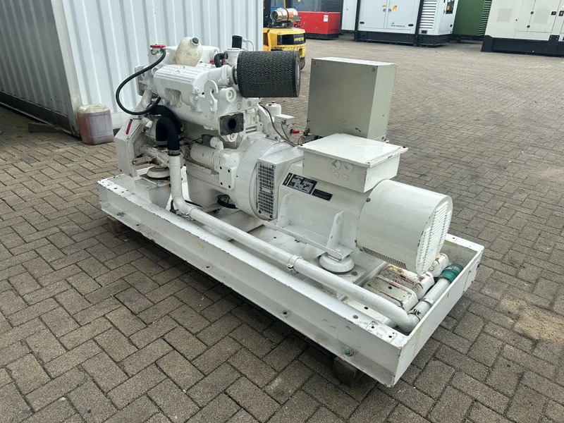 Mercedes-Benz OM 364 MTU 50 kVA Marine Scheepsvaart generatorset - Generator set: picture 2 Mercedes-Benz OM 364 MTU 50 kVA Marine Scheepsvaart generatorset - Generator set: picture 2