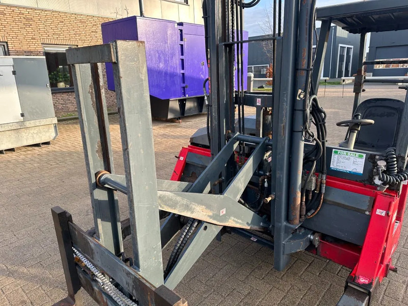 Truck mounted forklift Moffett M4 20.1 Kubota Diesel Kooiaap 2 ton Sideshift Positioner Meeneemheftruck: picture 7