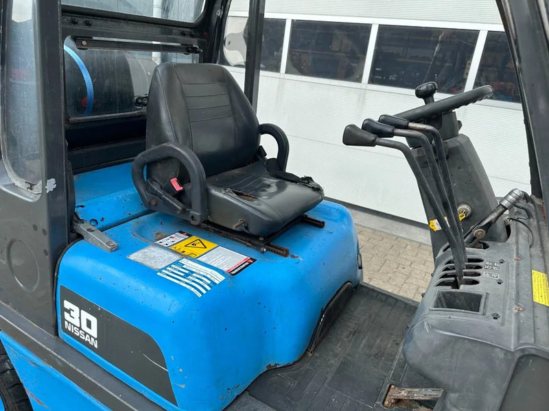 LPG forklift Nissan UGD02A30P0 3 ton Triplex Freelift LPG Heftruck: picture 10