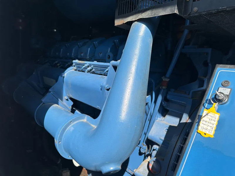 Generator set SDMO Perkins Leroy Somer 1460 kVA Silent generatorset Powerplant in 40 ft container: picture 18