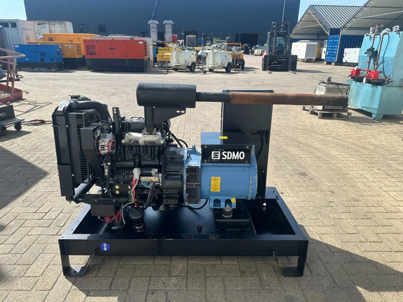 SDMO TM11.5KM Mitsubishi Mecc Alte Spa 16 kVA generatorset - Generator set: picture 4 SDMO TM11.5KM Mitsubishi Mecc Alte Spa 16 kVA generatorset - Generator set: picture 4