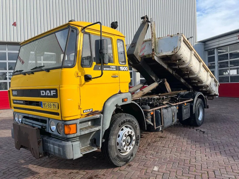DAF 1900 F HAAKARM - Container transporter/ Swap body truck: picture 1 DAF 1900 F HAAKARM - Container transporter/ Swap body truck: picture 1