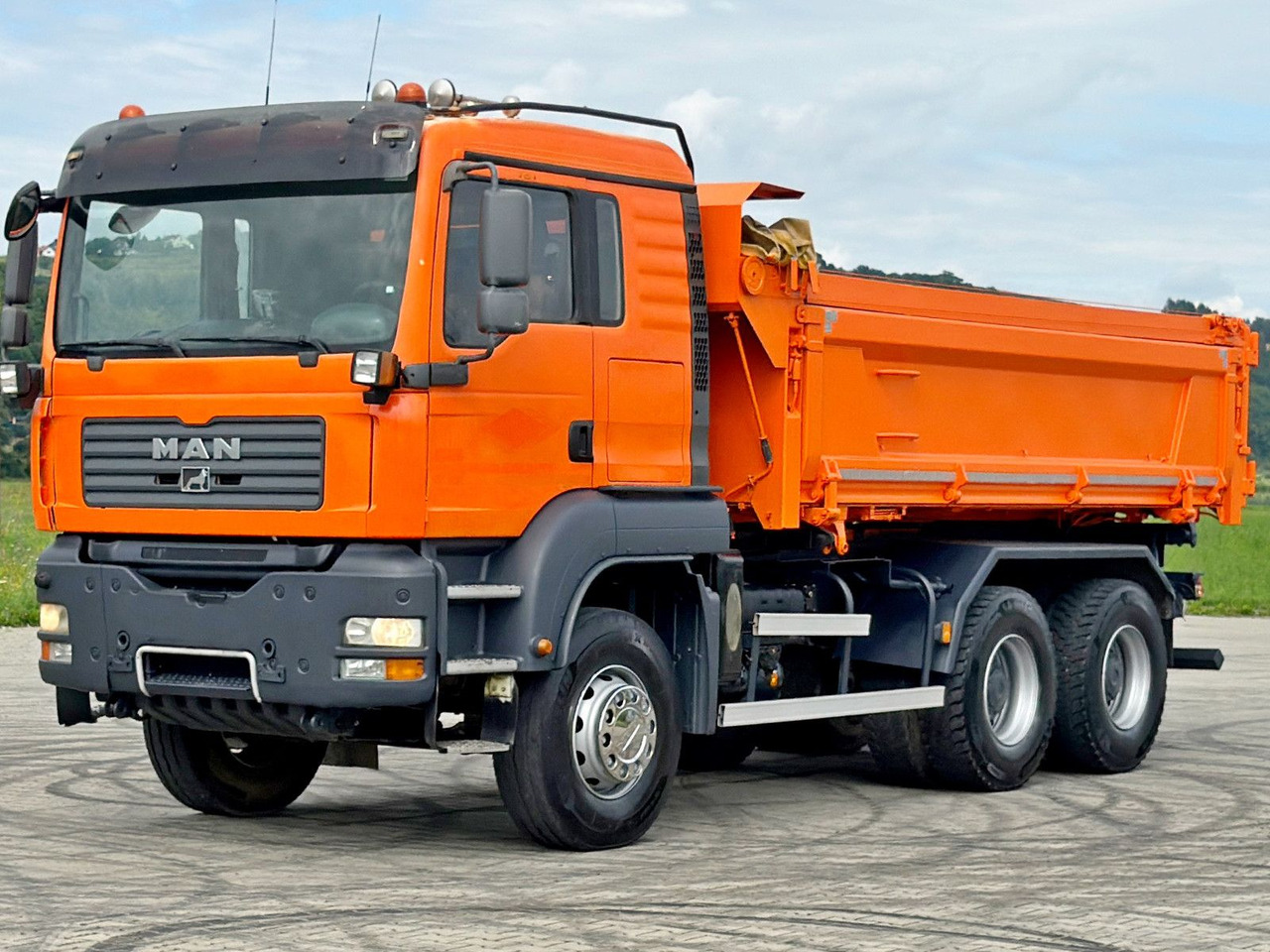MAN TGA 33.440 * KIPPER 5,10 m + BORDMATIC / 6x4*TOP - Tipper, Crane truck: picture 5 MAN TGA 33.440 * KIPPER 5,10 m + BORDMATIC / 6x4*TOP - Tipper, Crane truck: picture 5