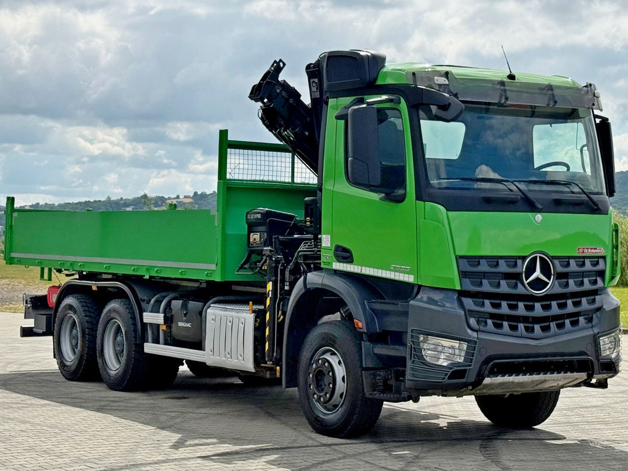 Mercedes-Benz AROCS 2636 * HIAB 122 ES - 3 HIPRO * 6x4 - Tipper, Crane truck: picture 3 Mercedes-Benz AROCS 2636 * HIAB 122 ES - 3 HIPRO * 6x4 - Tipper, Crane truck: picture 3