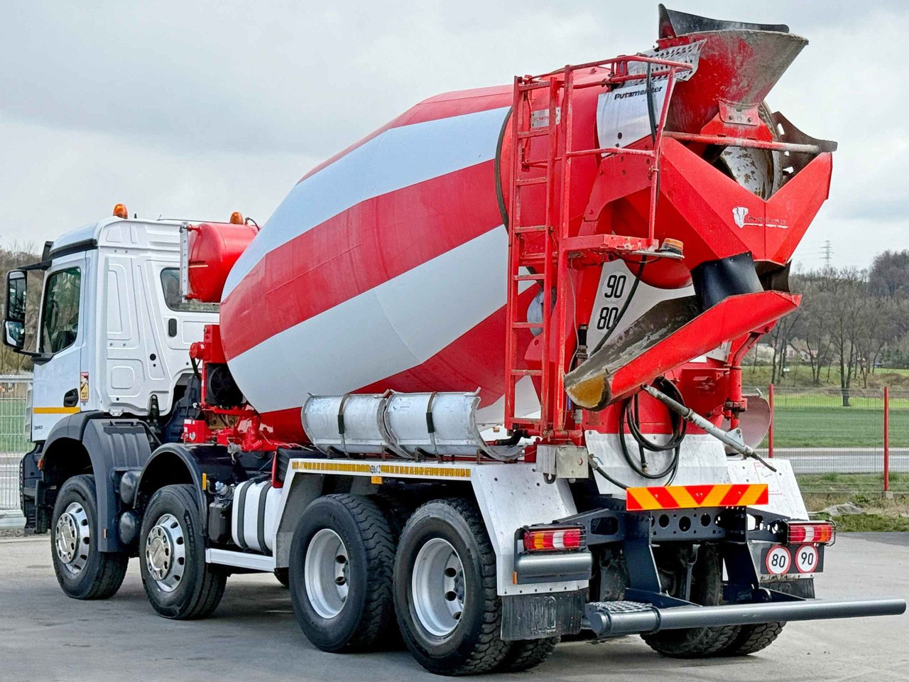 Mercedes-Benz AROCS 3240 * Betonmischer * 8x4 * TOPZUSTAND - Concrete mixer truck: picture 4 Mercedes-Benz AROCS 3240 * Betonmischer * 8x4 * TOPZUSTAND - Concrete mixer truck: picture 4