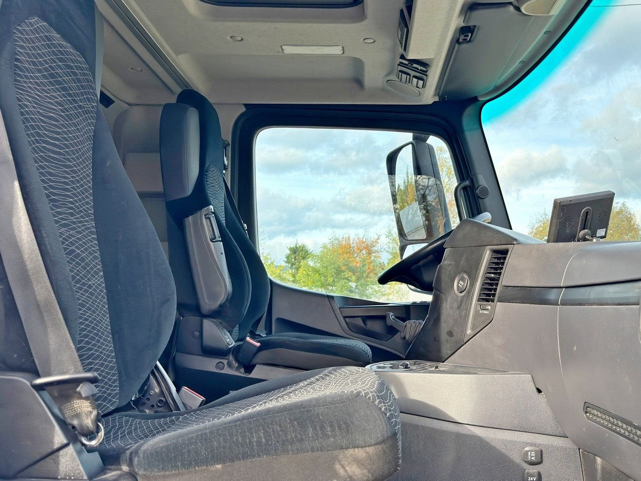 Concrete pump truck Mercedes-Benz AROCS 3743 * Betonpumpe + FUNK * 8x4 * TOP: picture 10