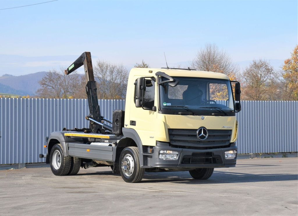 Mercedes-Benz ATEGO 1221 * ABROLLKIPPER * TOPZUSTAND  - Hook lift truck, Crane truck: picture 1 Mercedes-Benz ATEGO 1221 * ABROLLKIPPER * TOPZUSTAND  - Hook lift truck, Crane truck: picture 1