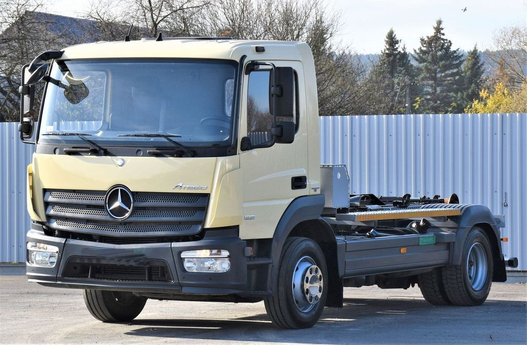 Mercedes-Benz ATEGO 1221 * ABROLLKIPPER * TOPZUSTAND  - Hook lift truck, Crane truck: picture 4 Mercedes-Benz ATEGO 1221 * ABROLLKIPPER * TOPZUSTAND  - Hook lift truck, Crane truck: picture 4