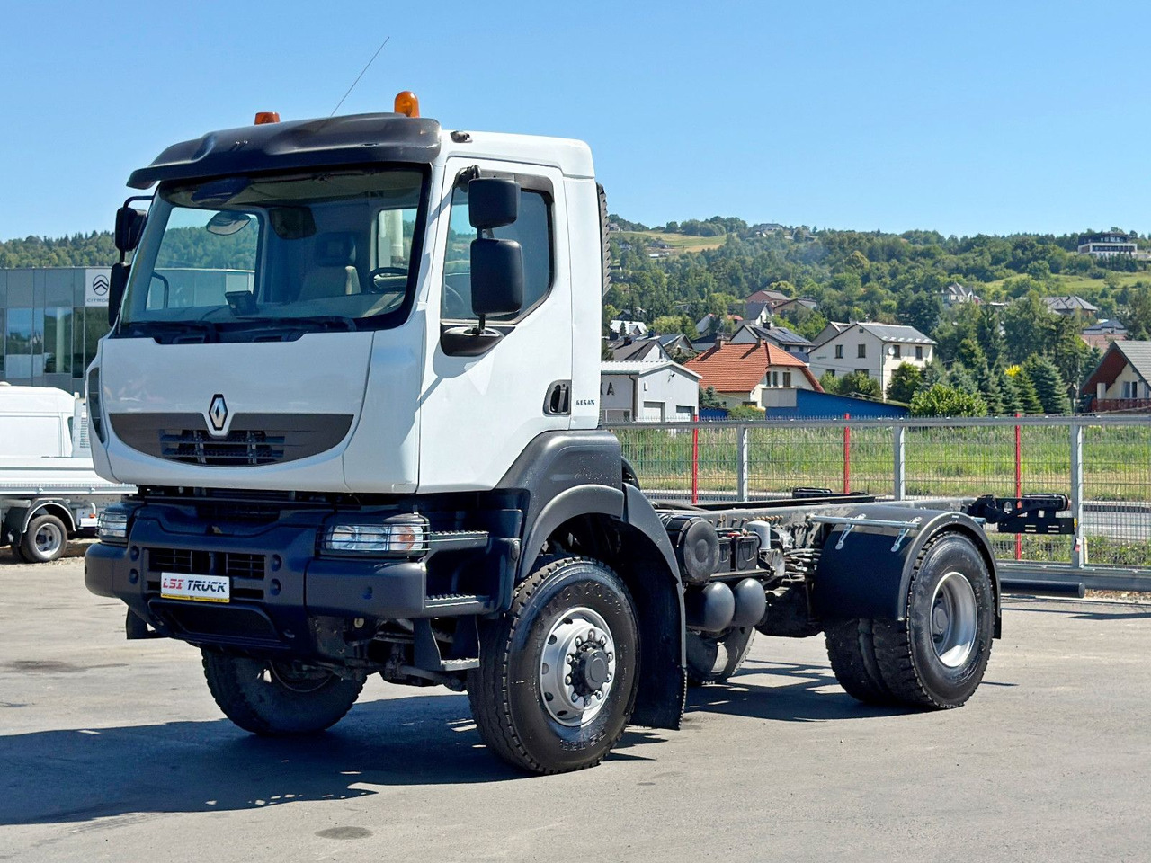 Renault KERAX 370 * FAHRGESTELL 4,55 m / 4x4*TOPZUSTAND - Cab chassis truck: picture 2 Renault KERAX 370 * FAHRGESTELL 4,55 m / 4x4*TOPZUSTAND - Cab chassis truck: picture 2