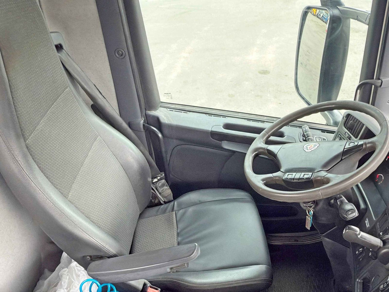 Crane truck, Dropside/ Flatbed truck Scania P 410*PLATFORM 7,00m*HIAB 244 E-5 HIPRO+FUNK/8x4 Scania P 410*PRITSCHE 7,00m*HIAB 244 E-5 HIPRO+FUNK/8x4: picture 12 Crane truck, Dropside/ Flatbed truck Scania P 410*PLATFORM 7,00m*HIAB 244 E-5 HIPRO+FUNK/8x4 Scania P 410*PRITSCHE 7,00m*HIAB 244 E-5 HIPRO+FUNK/8x4: picture 12