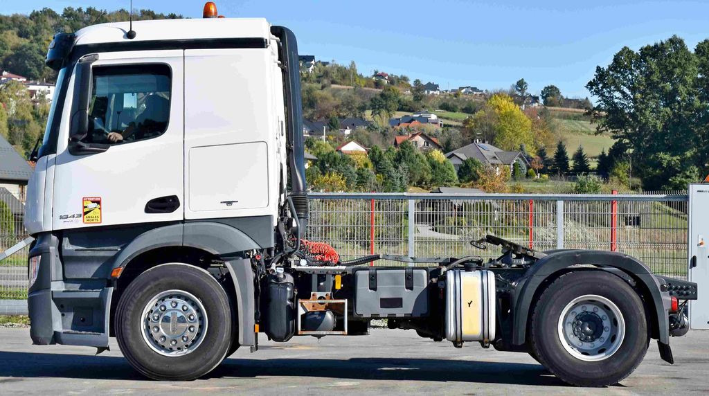 Mercedes-Benz ACTROS 1843 * Sattelzugmaschine * TOPZUSTAND Mercedes-Benz ACTROS 1843 * Sattelzugmaschine * TOPZUSTAND - Tractor unit: picture 3 Mercedes-Benz ACTROS 1843 * Sattelzugmaschine * TOPZUSTAND Mercedes-Benz ACTROS 1843 * Sattelzugmaschine * TOPZUSTAND - Tractor unit: picture 3