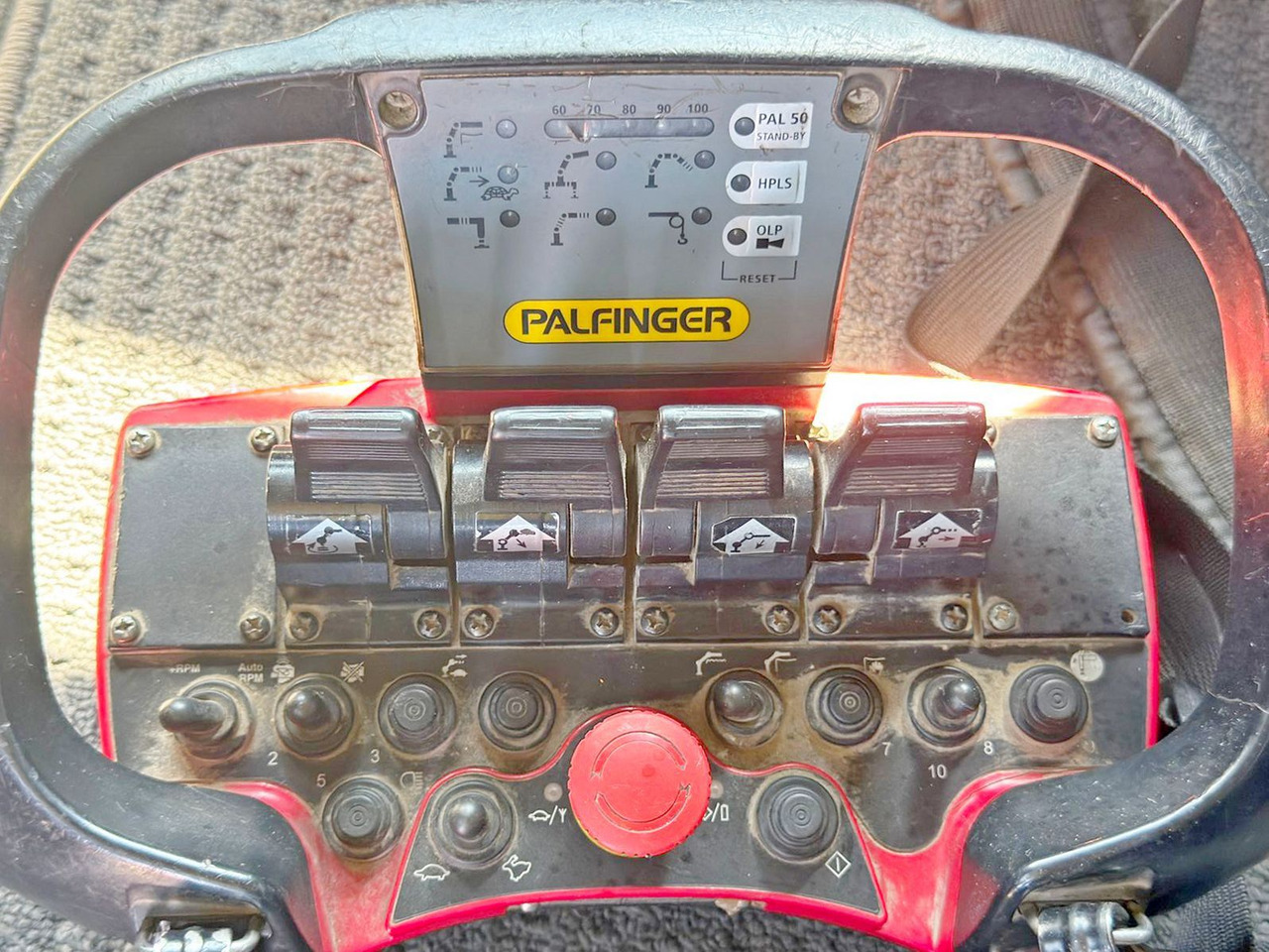 Crane truck Volvo FH 500 * PRITSCHE 6,05 m* PK 42502 + FUNK *TOP: picture 13 Crane truck Volvo FH 500 * PRITSCHE 6,05 m* PK 42502 + FUNK *TOP: picture 13