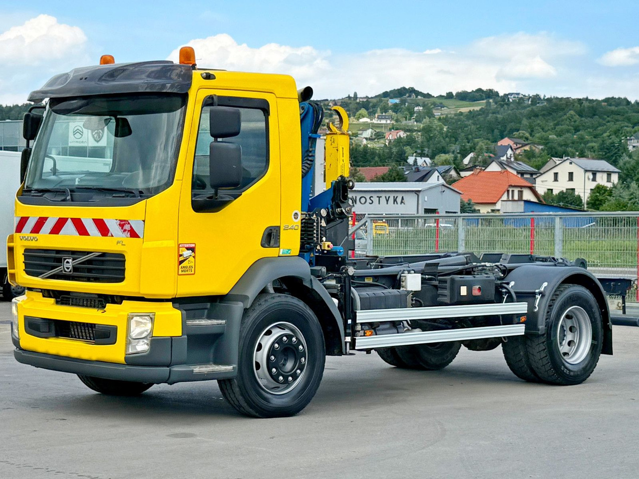 Volvo FL 240 * Abrollkipper * HMF 270 K2 * TOPZUSTAND - Hook lift truck: picture 4 Volvo FL 240 * Abrollkipper * HMF 270 K2 * TOPZUSTAND - Hook lift truck: picture 4