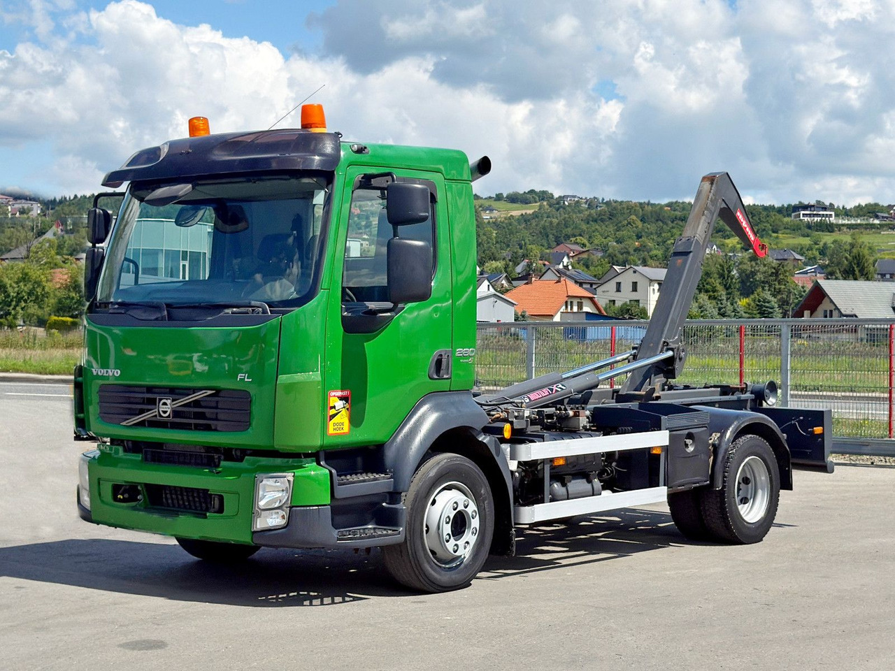 Volvo FL 280 * Abrollkipper * TOPZUSTAND - Hook lift truck: picture 1 Volvo FL 280 * Abrollkipper * TOPZUSTAND - Hook lift truck: picture 1