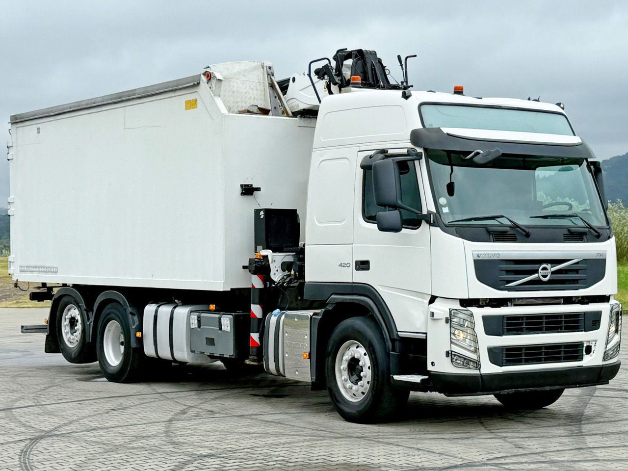 Volvo FM 420 Kipper 6,20 m * EPSILON Q150L75 *TOP - Tipper, Crane truck: picture 3 Volvo FM 420 Kipper 6,20 m * EPSILON Q150L75 *TOP - Tipper, Crane truck: picture 3