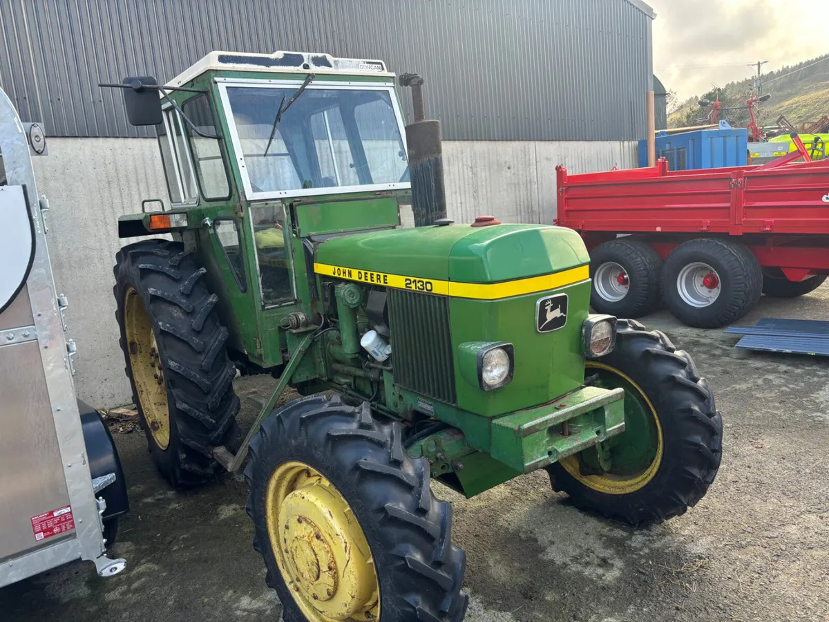 John Deere 2130 4WD - Farm tractor: picture 2 John Deere 2130 4WD - Farm tractor: picture 2
