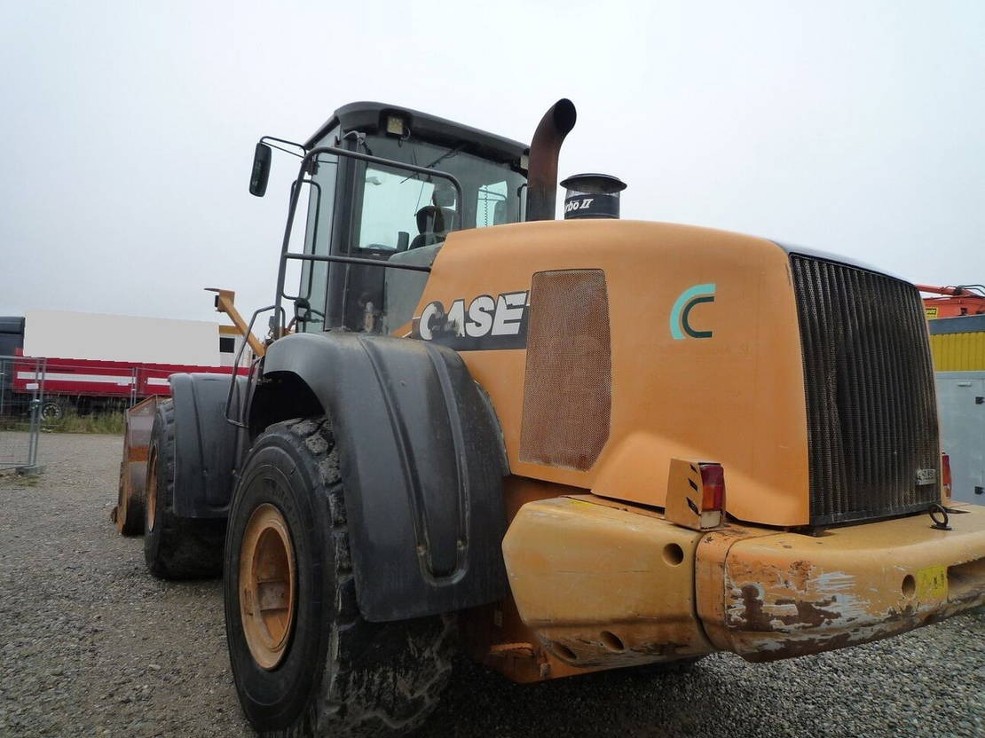 Wheel loader Case 921E: picture 7