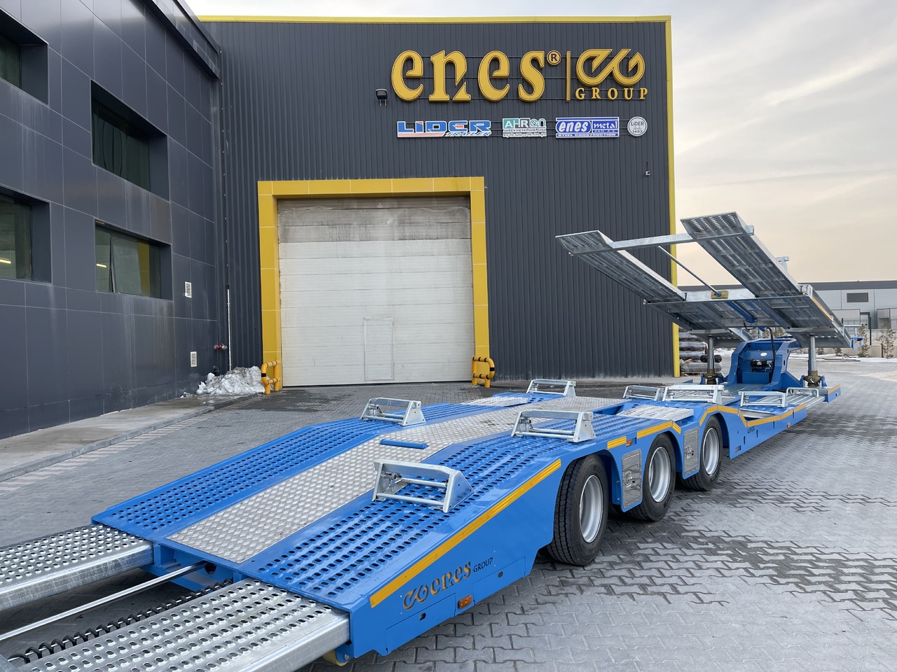 New Autotransporter semi-trailer for transportation of heavy machinery LIDER 2025 NEW UNUSED READY IN FACTORY STOCK: picture 12
