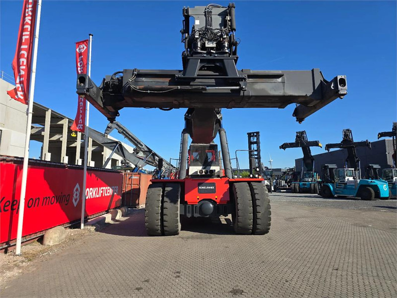 KONECRANES SMV 4535 TB5 - Reach stacker: picture 5 KONECRANES SMV 4535 TB5 - Reach stacker: picture 5