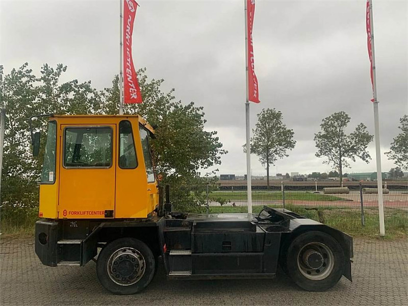 Sisu TRX182A4L2C18 - Terminal tractor: picture 3 Sisu TRX182A4L2C18 - Terminal tractor: picture 3