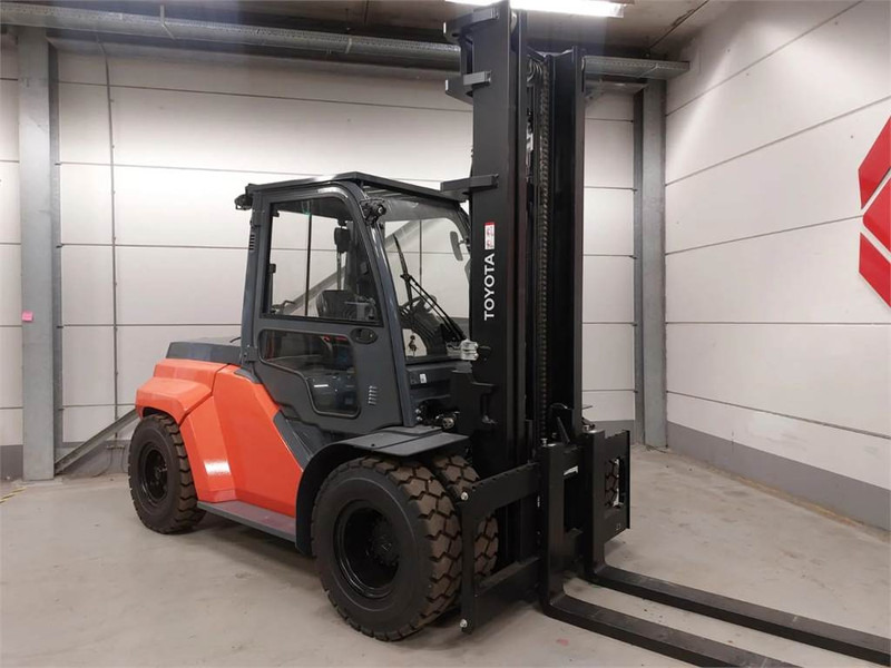 Toyota 8FD70F - Diesel forklift: picture 3 Toyota 8FD70F - Diesel forklift: picture 3