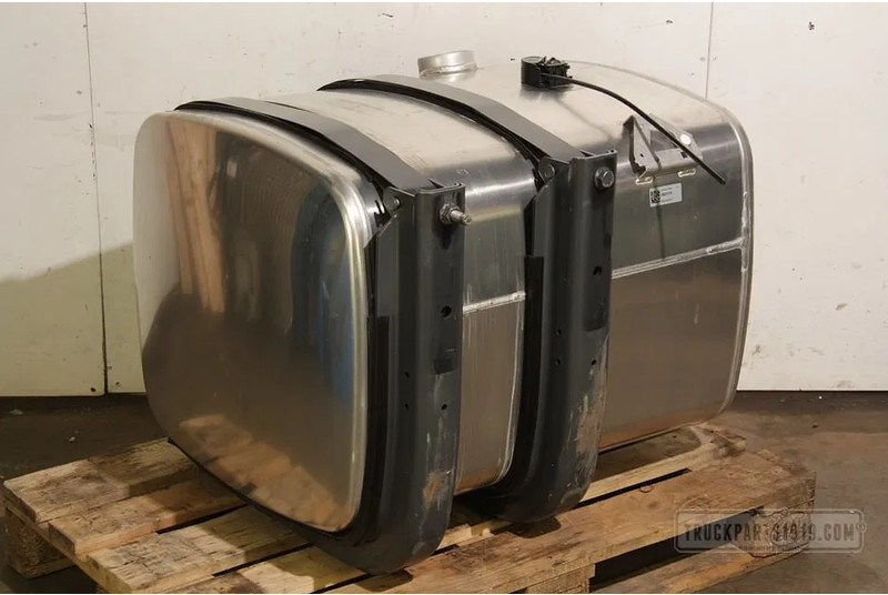 DAF 1921175 Brandstoftank + steunen 325L - Fuel tank for Truck: picture 2 DAF 1921175 Brandstoftank + steunen 325L - Fuel tank for Truck: picture 2