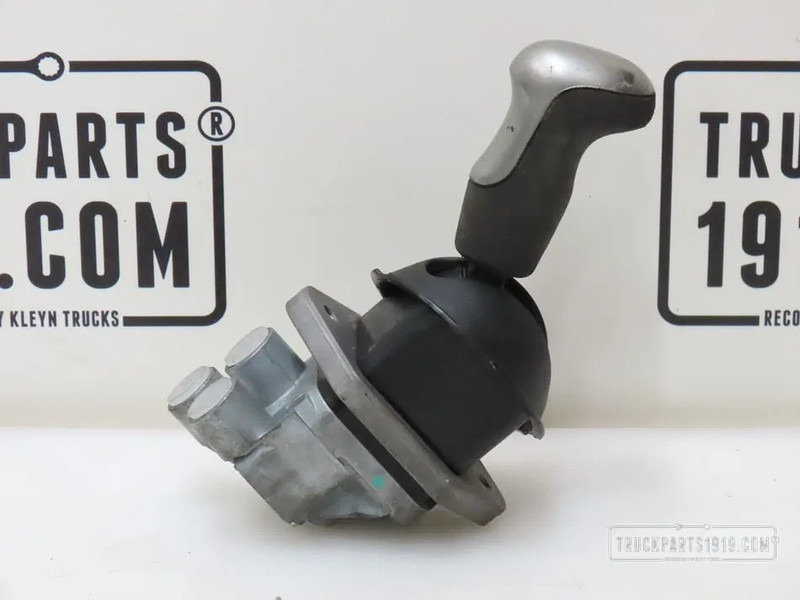 DAF 2231929 Handremventiel DAF - Brake parts for Truck: picture 1 DAF 2231929 Handremventiel DAF - Brake parts for Truck: picture 1