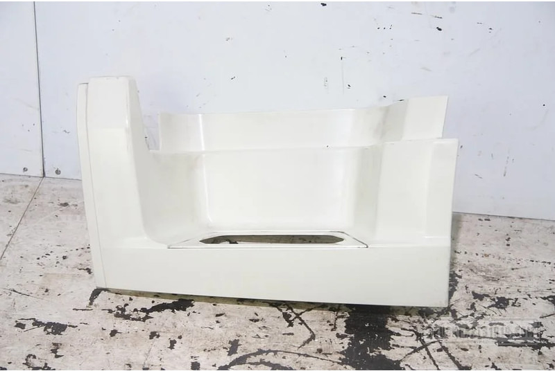 DAF Body & Chassis Parts Opstapbak Li. DAF CF 85 - Footstep for Truck: picture 1 DAF Body & Chassis Parts Opstapbak Li. DAF CF 85 - Footstep for Truck: picture 1