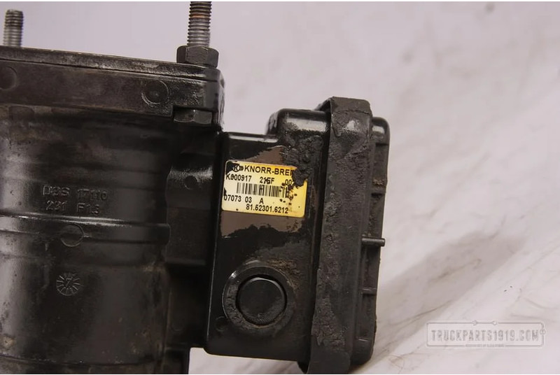 MAN 81.52301-6212 Aanhanger stuurventiel - Valve for Truck: picture 2 MAN 81.52301-6212 Aanhanger stuurventiel - Valve for Truck: picture 2