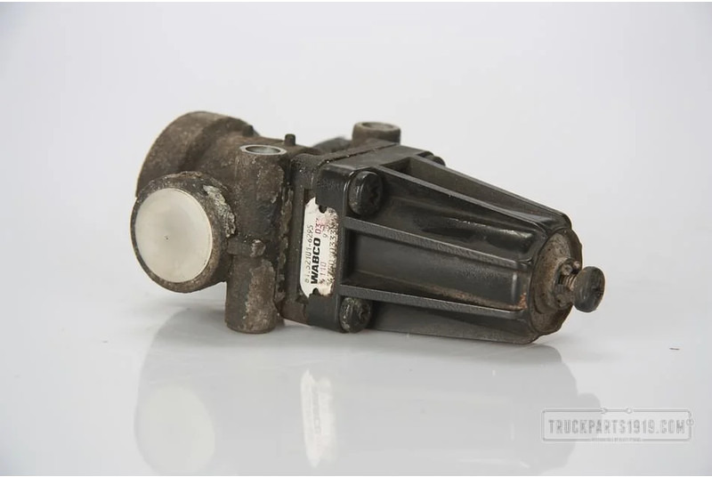 MAN Compressed Air System Drukregelaar - Valve for Truck: picture 1 MAN Compressed Air System Drukregelaar - Valve for Truck: picture 1