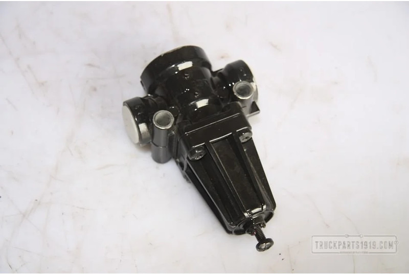 MAN Compressed Air System Drukregelaar - Valve for Truck: picture 1 MAN Compressed Air System Drukregelaar - Valve for Truck: picture 1