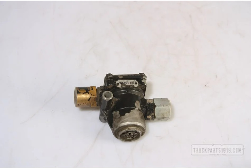 MAN Compressed Air System Drukregelaar - Valve for Truck: picture 1 MAN Compressed Air System Drukregelaar - Valve for Truck: picture 1