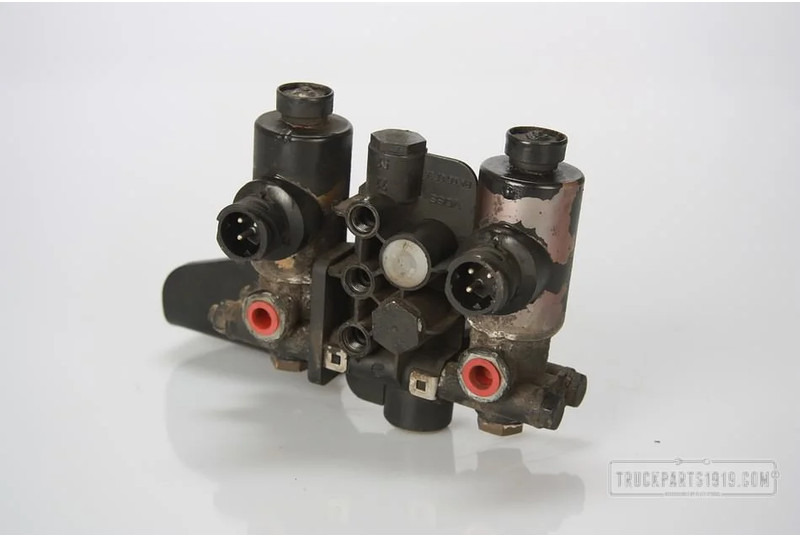 MAN Compressed Air System Verdeel Ventiel PA66 - Valve for Truck: picture 1 MAN Compressed Air System Verdeel Ventiel PA66 - Valve for Truck: picture 1