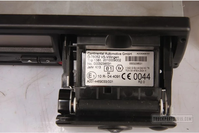 Mercedes-Benz Electrical System Tachograaf R2.0 MB MP4 - Tachograph for Truck: picture 3 Mercedes-Benz Electrical System Tachograaf R2.0 MB MP4 - Tachograph for Truck: picture 3