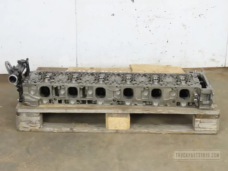 Mercedes-Benz Engines & Parts Cilinderkop OM471 - Cylinder head for Truck: picture 1 Mercedes-Benz Engines & Parts Cilinderkop OM471 - Cylinder head for Truck: picture 1