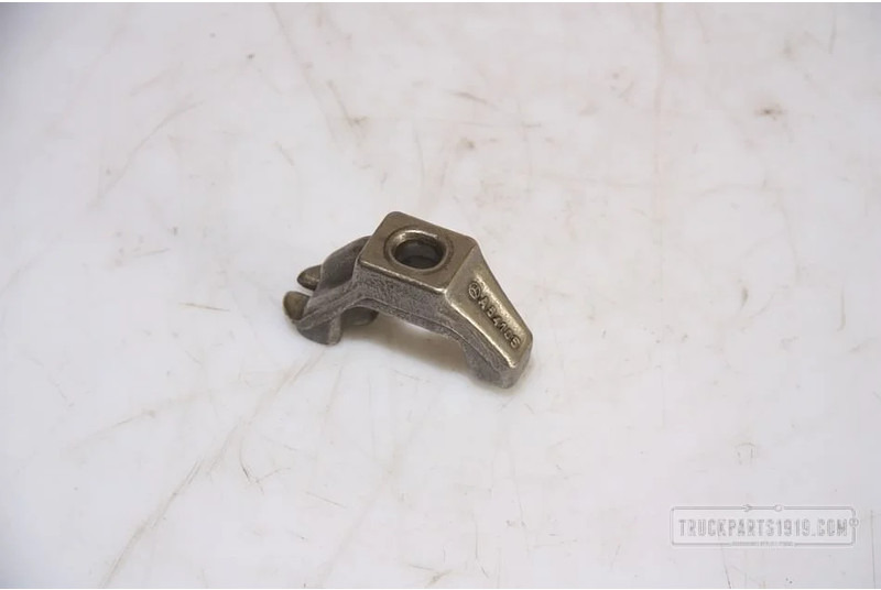 Mercedes-Benz Engines & Parts Klemstuk klep - Cylinder head for Truck: picture 1 Mercedes-Benz Engines & Parts Klemstuk klep - Cylinder head for Truck: picture 1