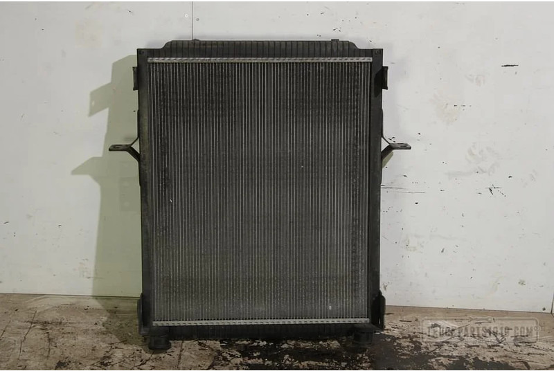 Renault Cooling System Radiateur RENAULT - Radiator for Truck: picture 1 Renault Cooling System Radiateur RENAULT - Radiator for Truck: picture 1