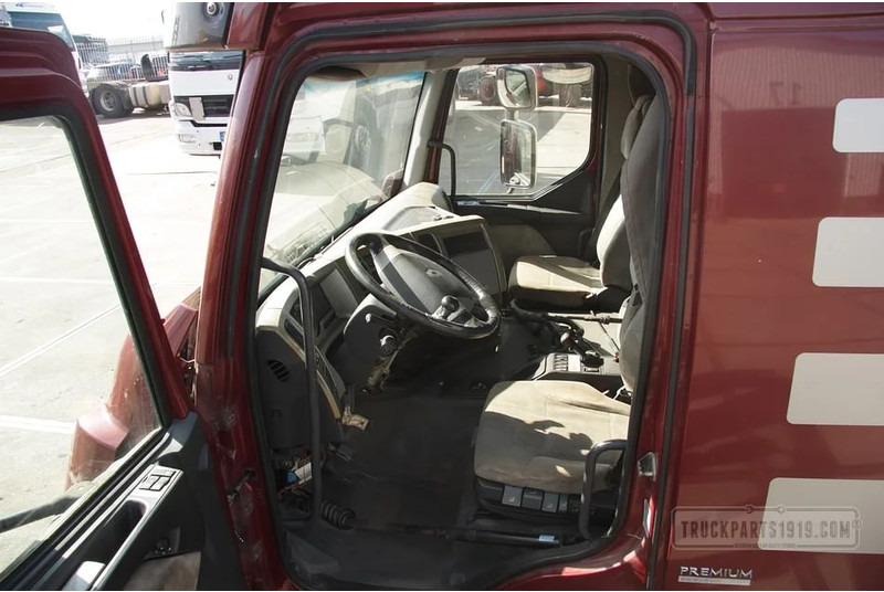 Renault Premium Body & Chassis Parts Cabine RENAULT PREMIUM - Cab and interior for Truck: picture 4 Renault Premium Body & Chassis Parts Cabine RENAULT PREMIUM - Cab and interior for Truck: picture 4