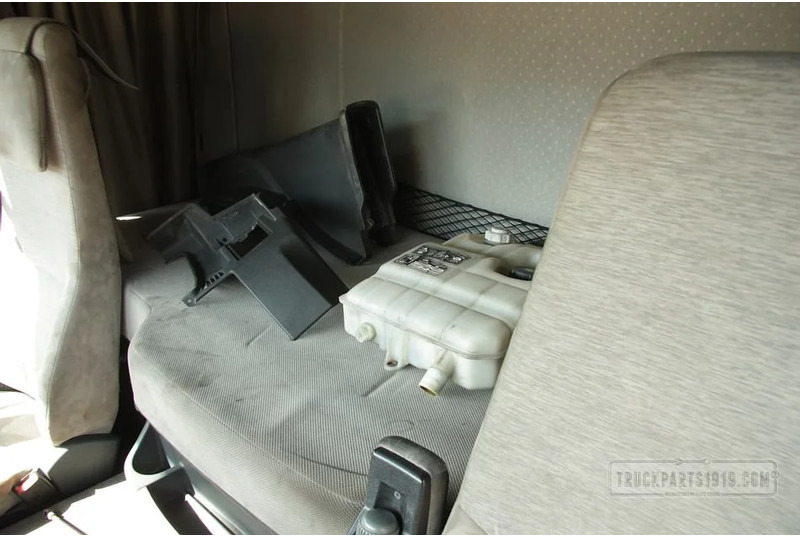 Renault Premium Body & Chassis Parts Cabine RENAULT PREMIUM - Cab and interior for Truck: picture 5 Renault Premium Body & Chassis Parts Cabine RENAULT PREMIUM - Cab and interior for Truck: picture 5