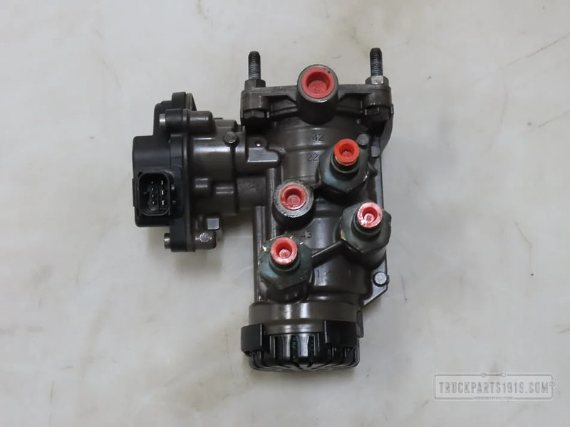 Volvo Compressed Air System Aanhangwagen EBS ventiel Volvo - Valve for Truck: picture 1 Volvo Compressed Air System Aanhangwagen EBS ventiel Volvo - Valve for Truck: picture 1